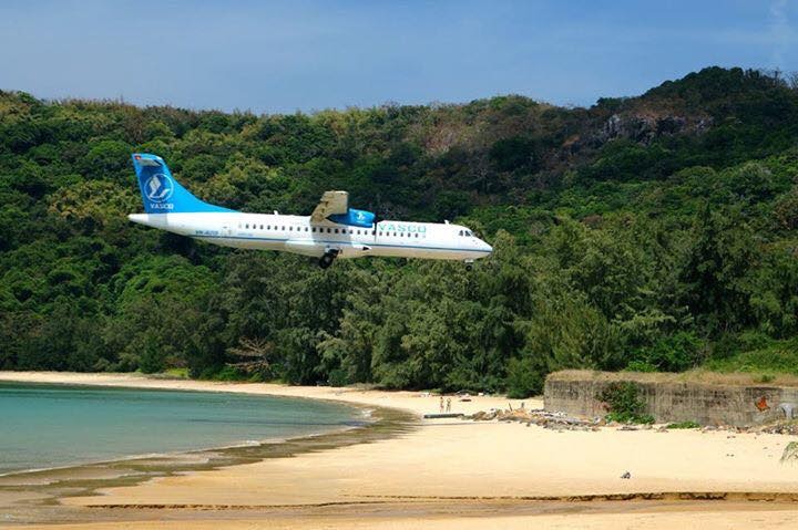Đi máy bay tới đảo Côn Sơn 