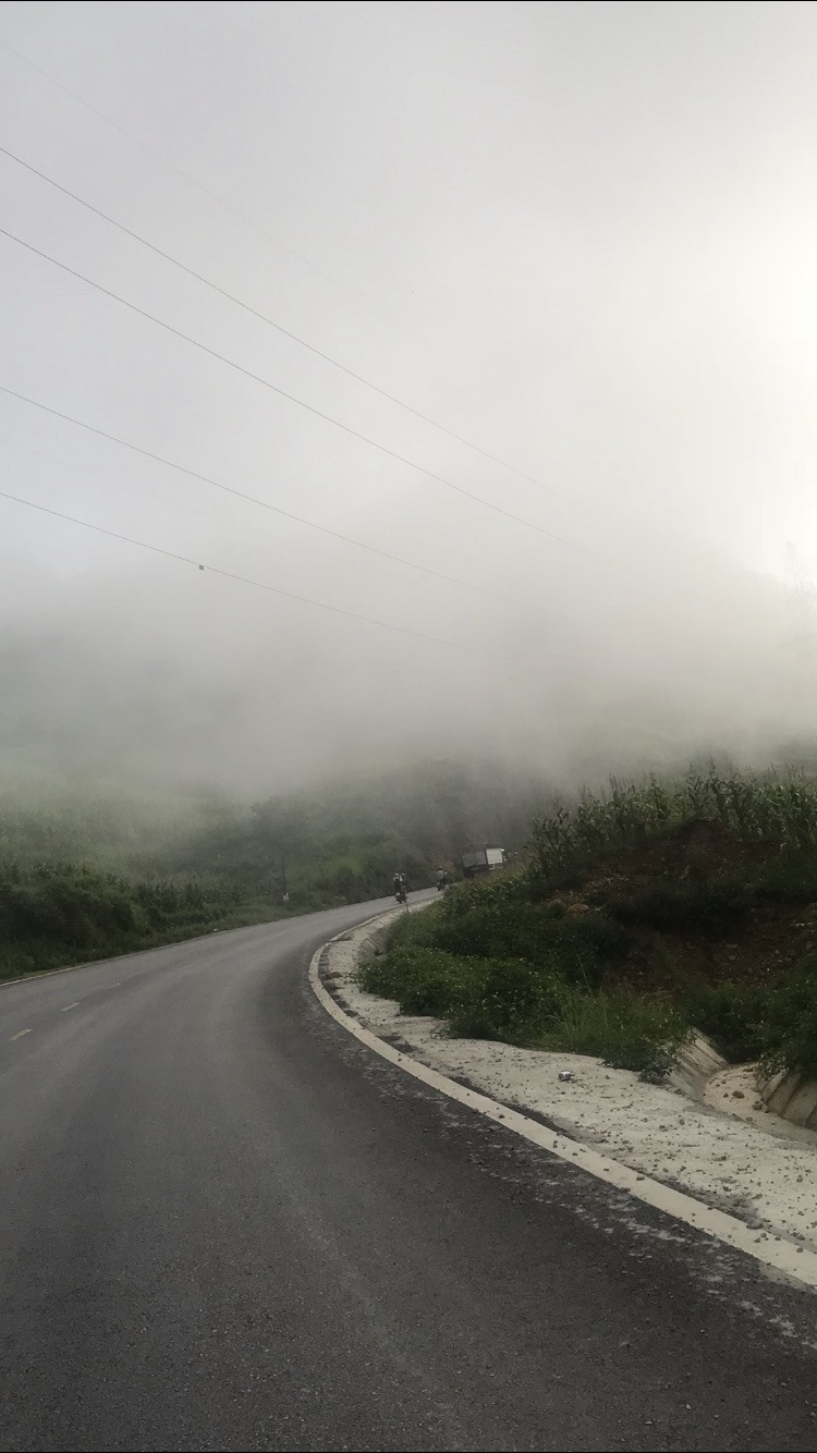 Sương mù đường lên Mộc Châu