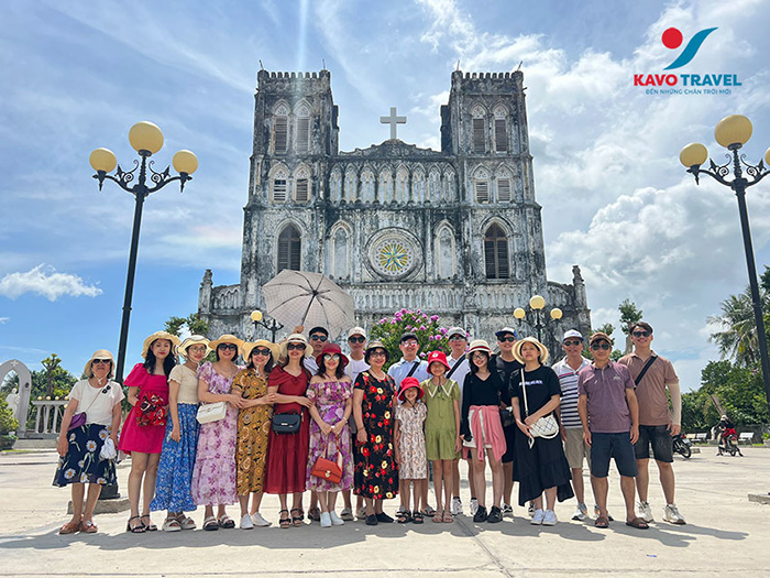 Công ty du lịch Khát Vọng Việt (Kavo Travel) - đơn vị lữ hành tổ chức tour du lịch Phú Yên chất lượng, giá tốt luôn được du khách tin tưởng.