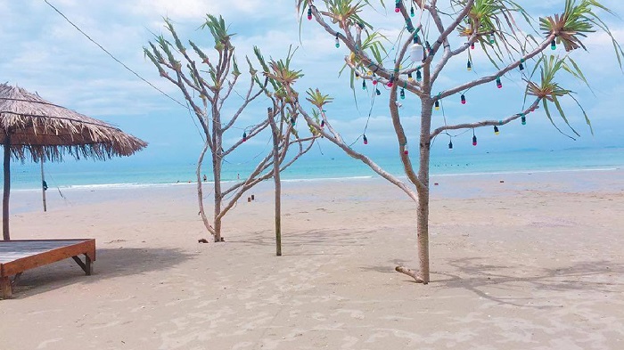 Bãi tắm Vàn Chảy 