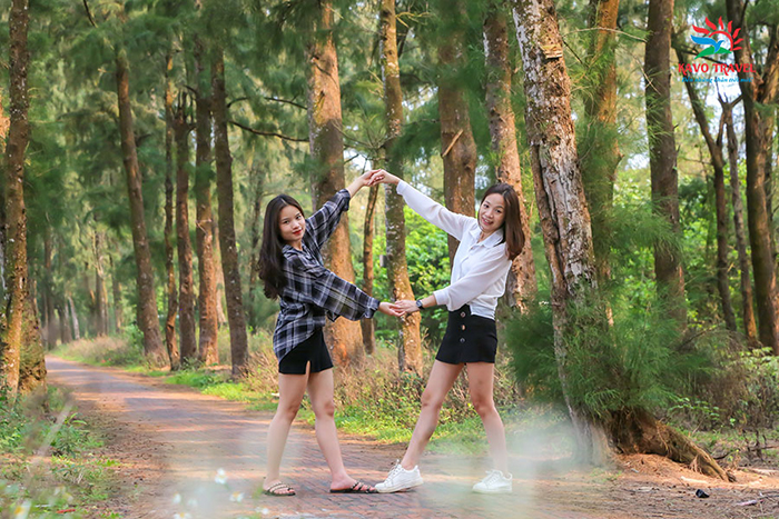 Con đường tình yêu là một trong những địa điểm đẹp nhất và lãng mạn nhất trên đảo Cô Tô