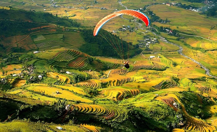 Bay trên mùa vàng - Trải nghiệm điểm bay dù lượn đẹp nhất tại Việt Nam